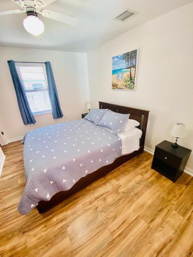 Two Fully Equipped Apartments And A Studio 5 Miles From The Beach Sankt Petersburg Exterior foto